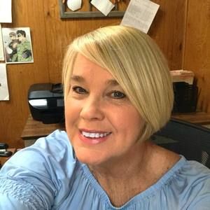 Meet your Posher, Laraine